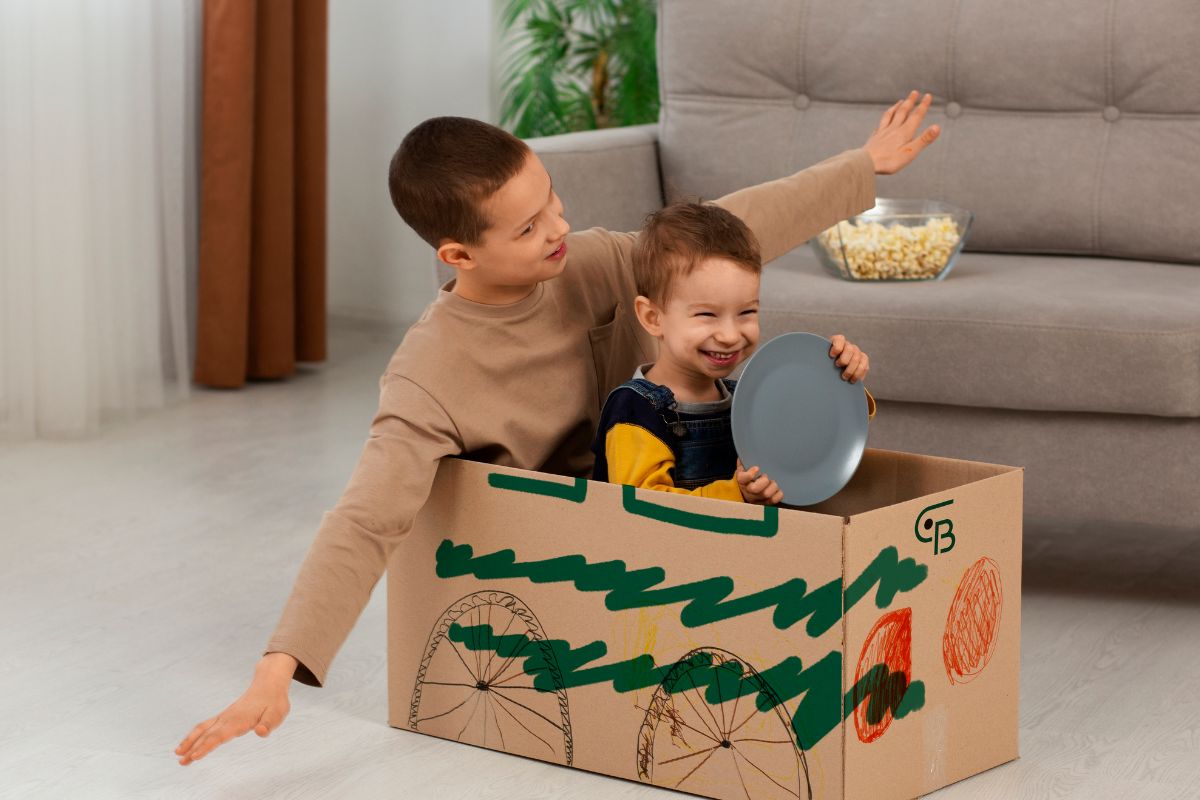 hermanos-de-tiro-completo-jugando-con-caja